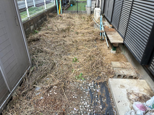 手入れが行き届かなく、手付かずの状態になっておりました。　施工前