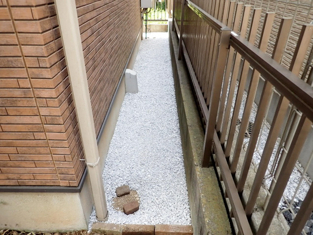 敷地の防草シート敷き